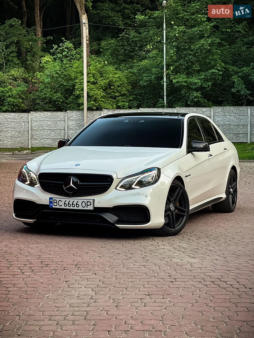 2015 Mercedes-Benz E-klasse - фото 1