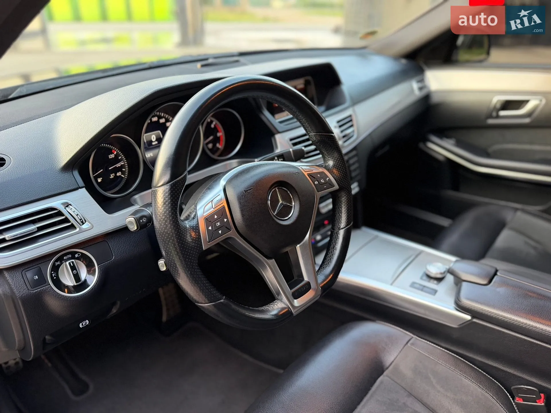 2013 Mercedes-Benz E-klasse - мініатюра 29