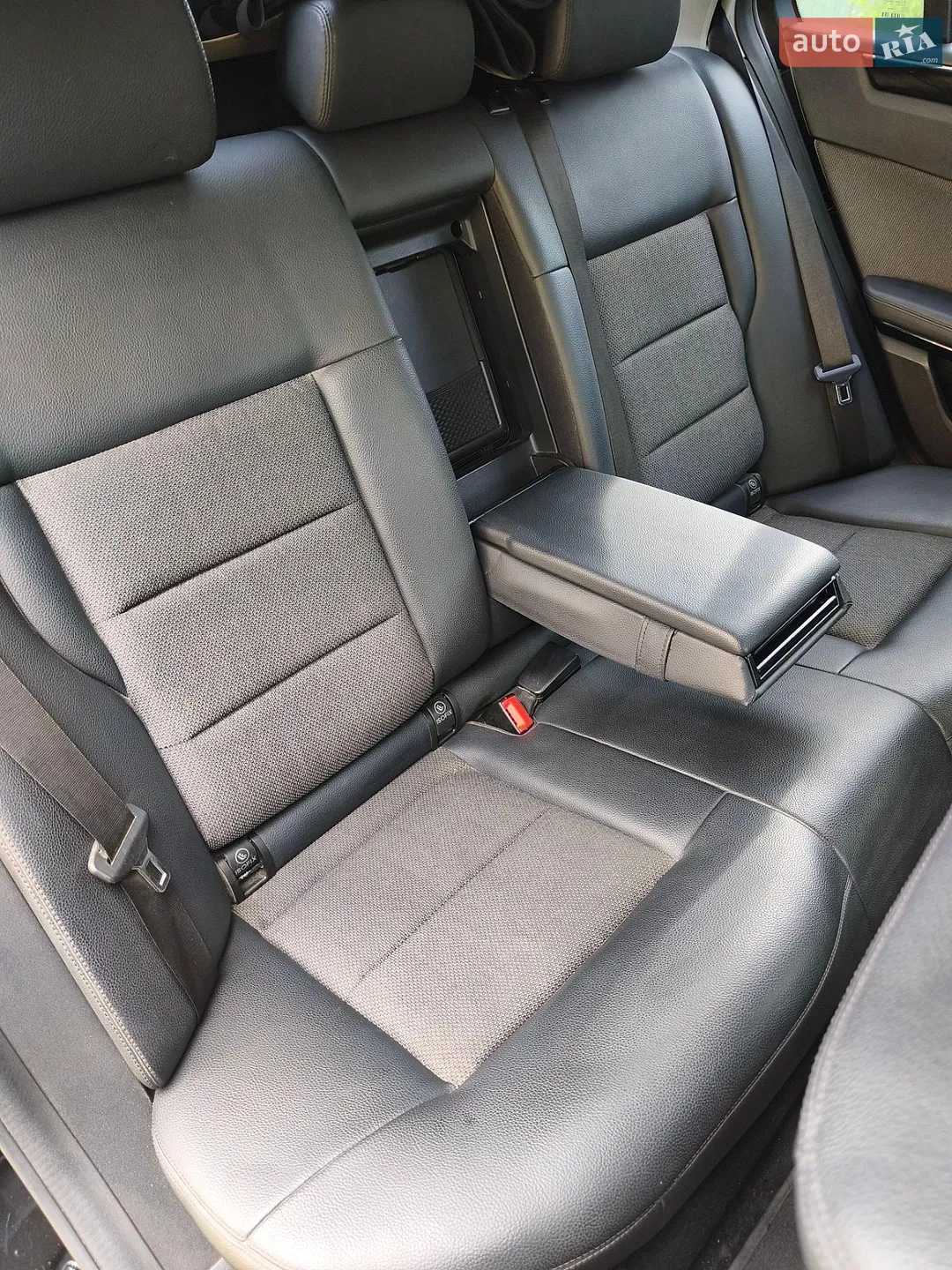 2011 Mercedes-Benz E-klasse - мініатюра 32