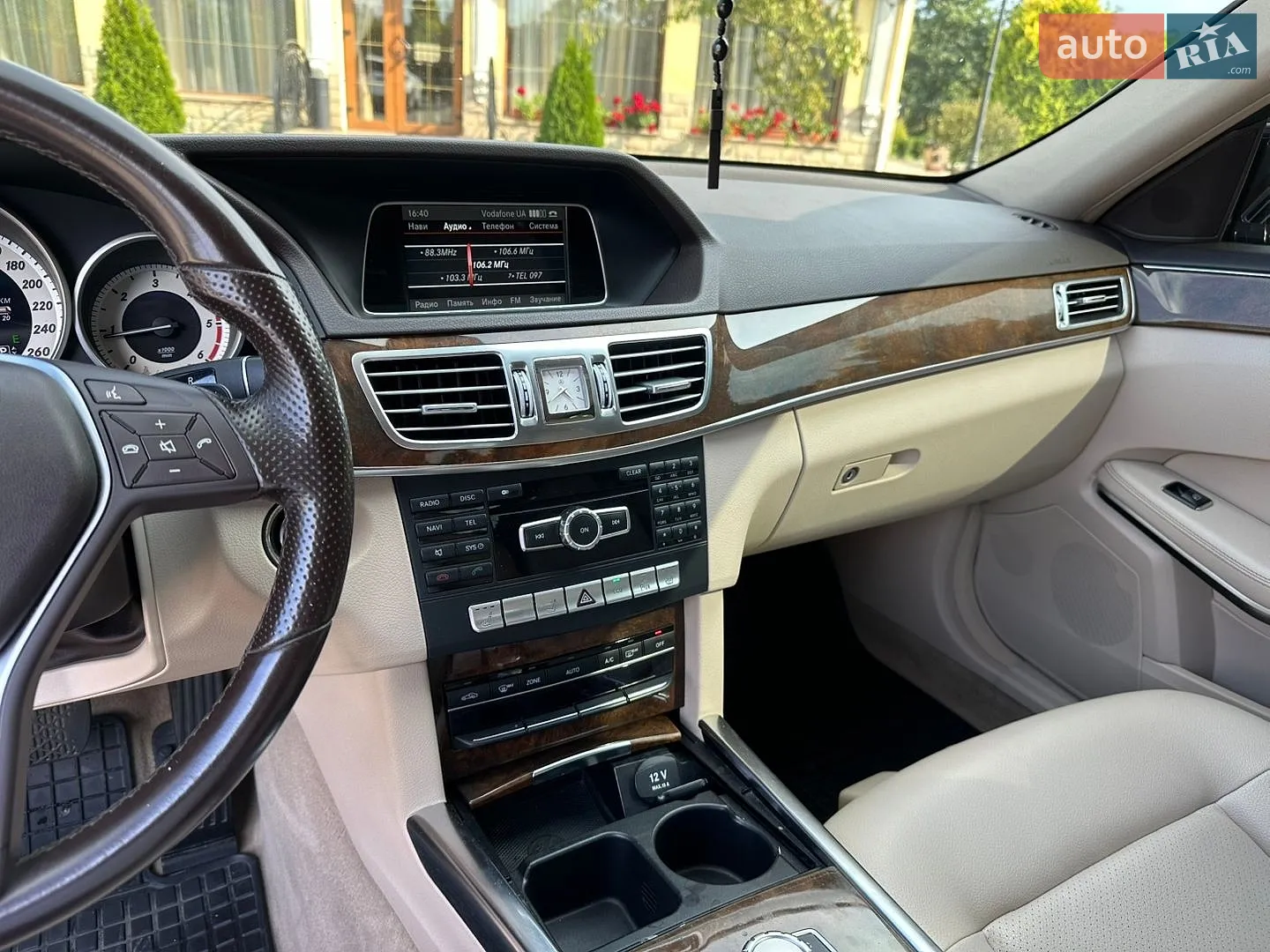 2013 Mercedes-Benz E-klasse - мініатюра 22