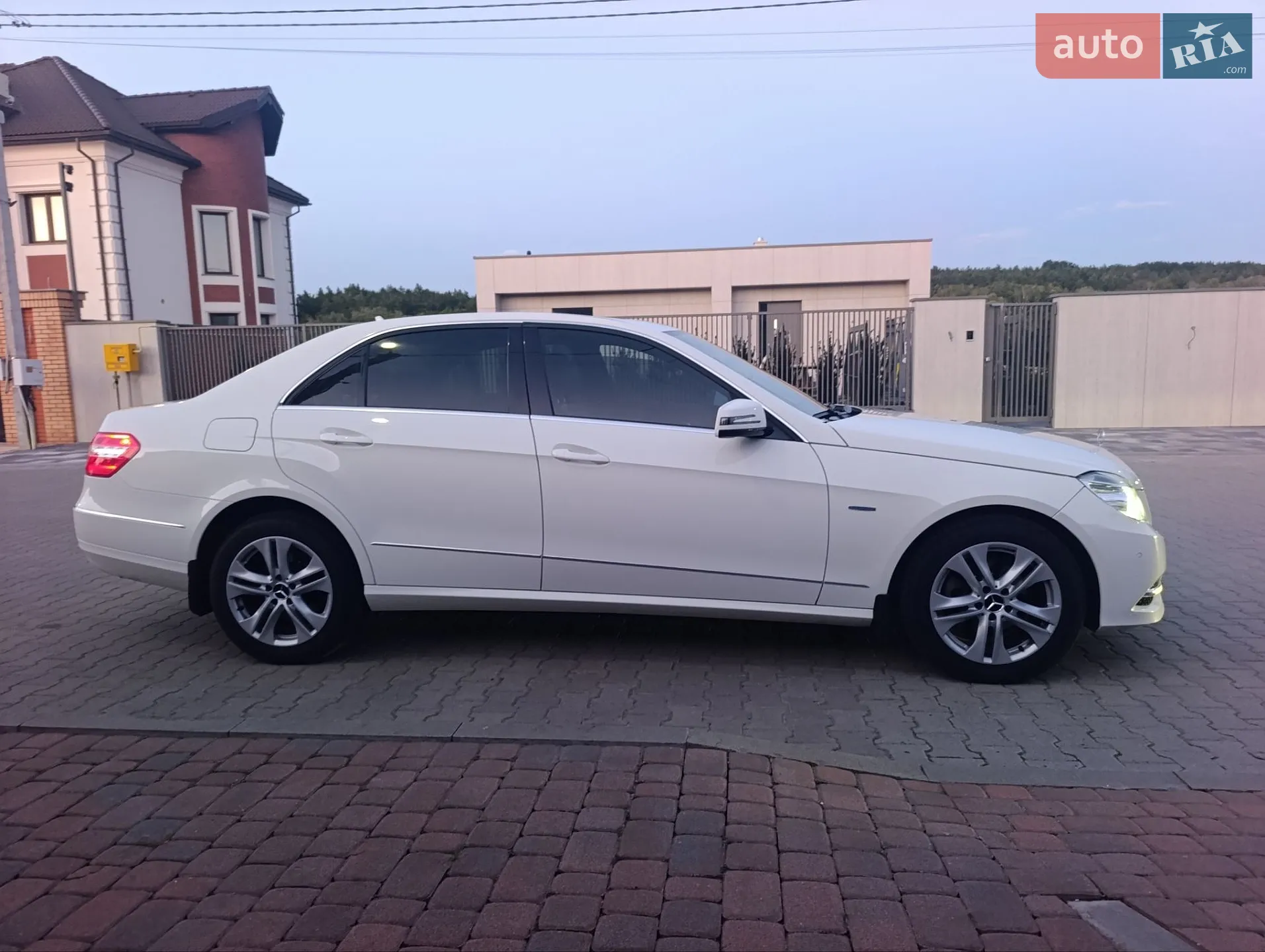 2011 Mercedes-Benz E-klasse - мініатюра 3