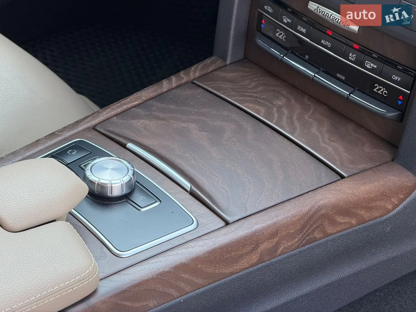 2013 Mercedes-Benz E-klasse - мініатюра 34