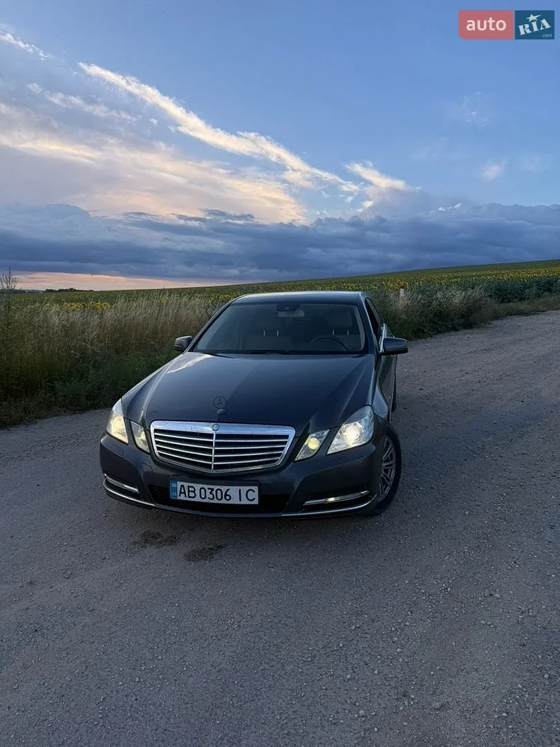 2011 Mercedes-Benz E-klasse - фото 1