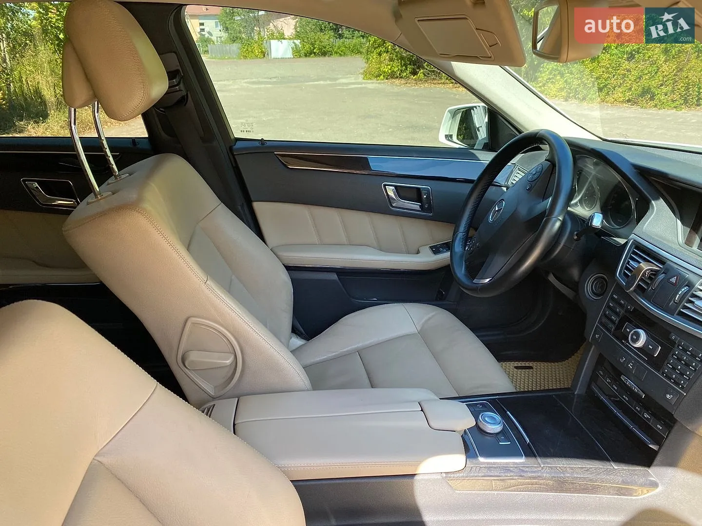 2010 Mercedes-Benz E-klasse - мініатюра 26