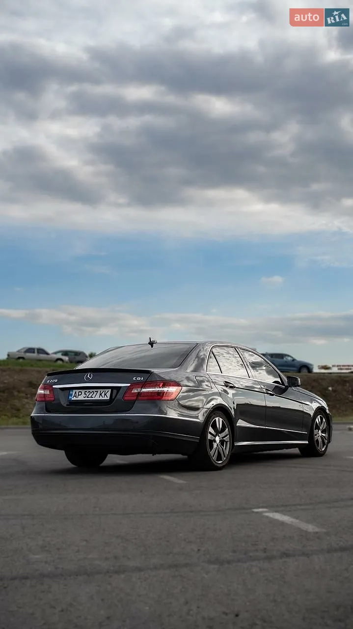 2011 Mercedes-Benz E-klasse - мініатюра 2