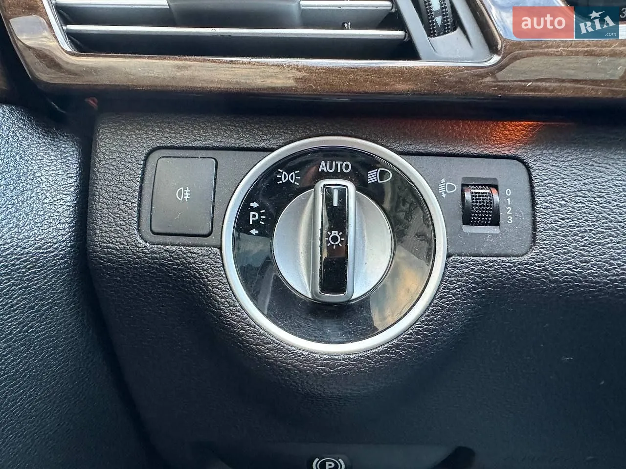 2012 Mercedes-Benz E-klasse - мініатюра 16