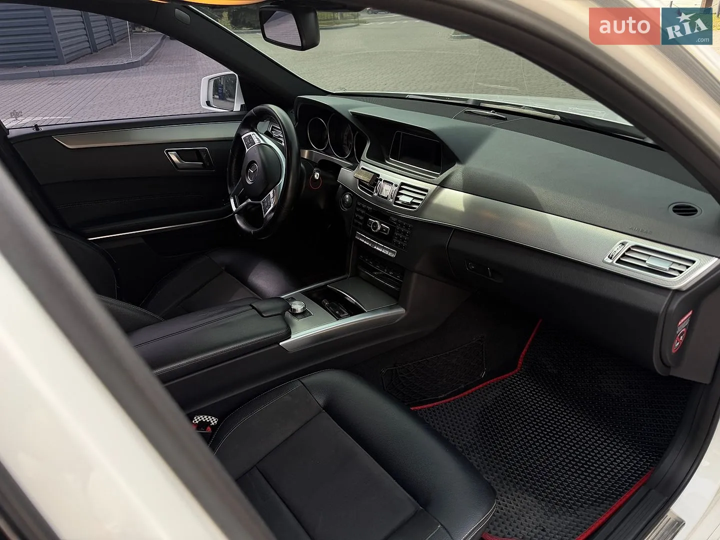 2013 Mercedes-Benz E-klasse - мініатюра 16