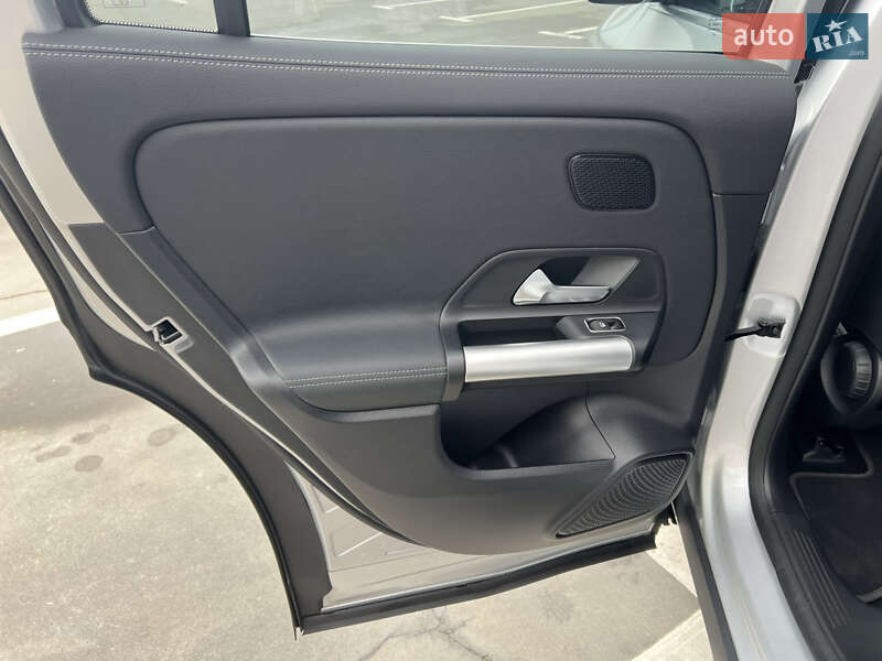 Хэтчбек Mercedes-Benz EQA 2023 в Киеве