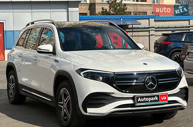 Позашляховик / Кросовер Mercedes-Benz EQB 2021 в 