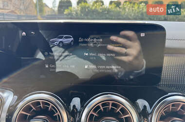 Позашляховик / Кросовер Mercedes-Benz EQB 2022 в 