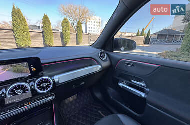 Позашляховик / Кросовер Mercedes-Benz EQB 2022 в 