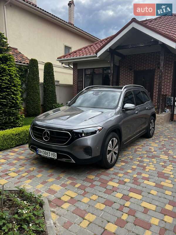 Внедорожник / Кроссовер Mercedes-Benz EQB 2023 в 