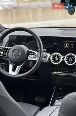 Позашляховик / Кросовер Mercedes-Benz EQB 2023 в 