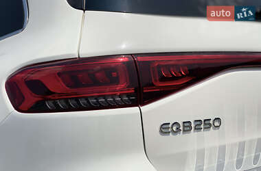 Внедорожник / Кроссовер Mercedes-Benz EQB 2023 в 