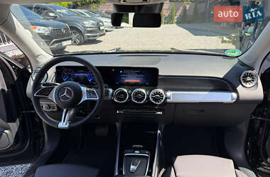 Позашляховик / Кросовер Mercedes-Benz EQB 2024 в 
