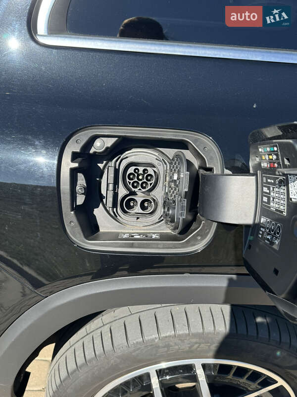 Позашляховик / Кросовер Mercedes-Benz EQB 2022 в Києві