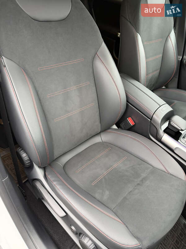 Внедорожник / Кроссовер Mercedes-Benz EQB 2023 в Киеве