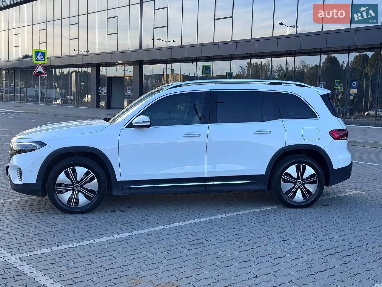 2022 Mercedes-Benz EQB - мініатюра 19