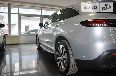 Позашляховик / Кросовер Mercedes-Benz EQC 2019 в 
