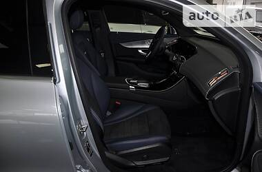 Позашляховик / Кросовер Mercedes-Benz EQC 2019 в 