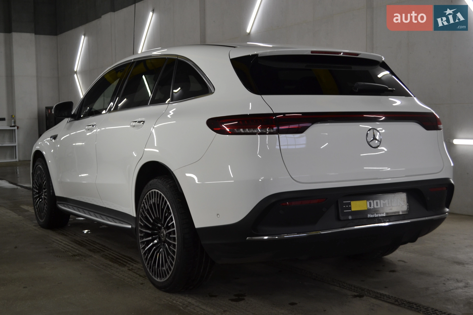 2022 Mercedes-Benz EQC - мініатюра 14