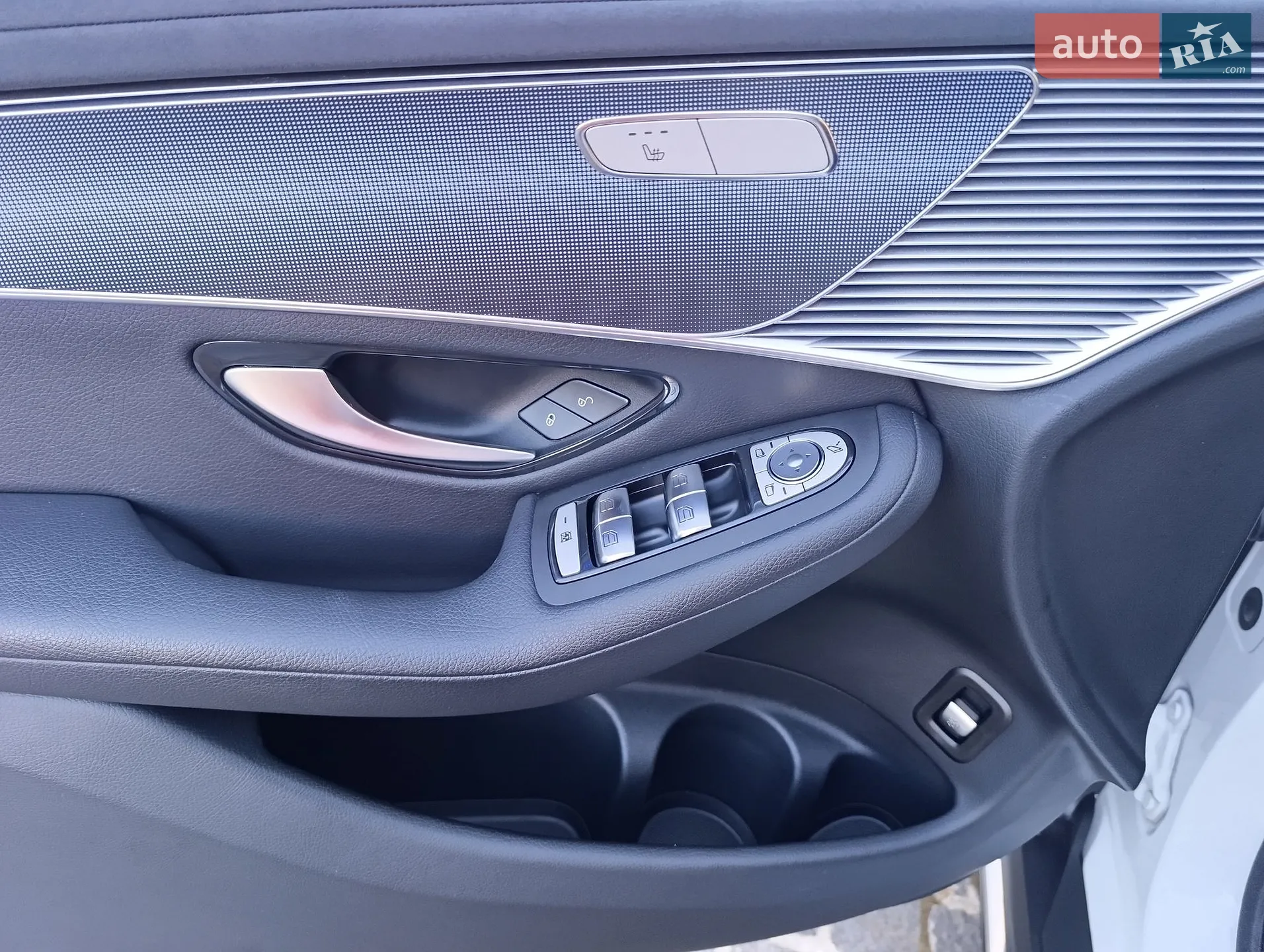 2021 Mercedes-Benz EQC - мініатюра 12