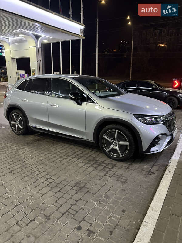 Mercedes-Benz EQE SUV 2023