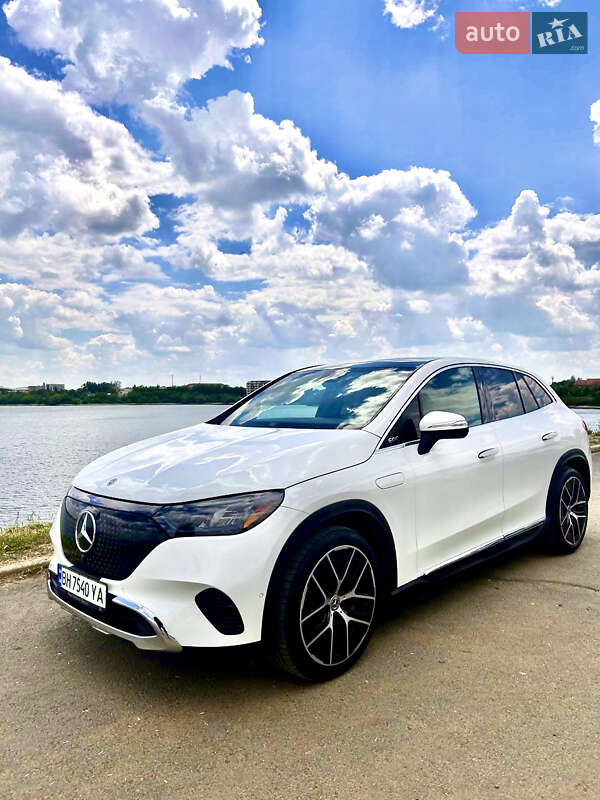 Mercedes-Benz EQE SUV 2023