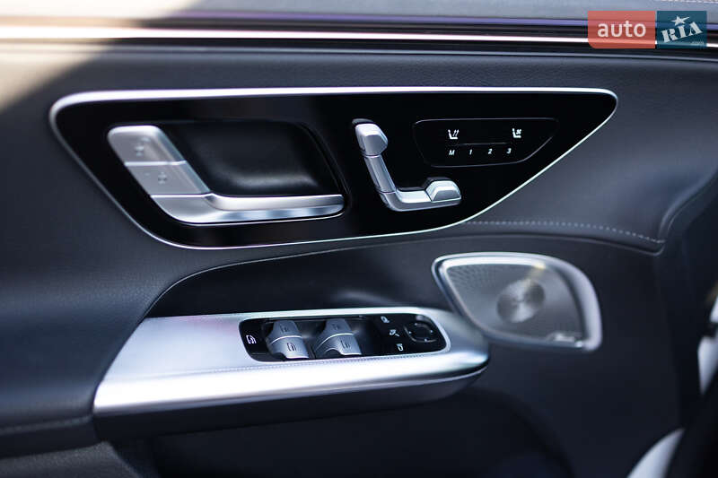 Седан Mercedes-Benz EQE 2022 в Тернополі