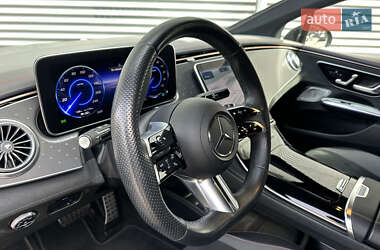 Седан Mercedes-Benz EQE 2022 в 