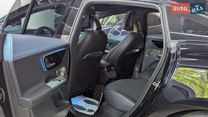 Седан Mercedes-Benz EQE 2022 в Киеве