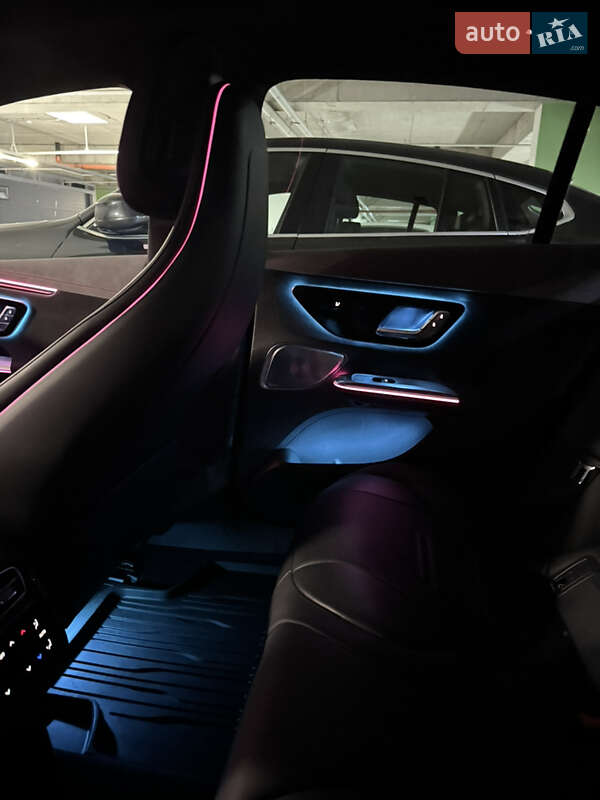 Седан Mercedes-Benz EQE 2022 в Львове