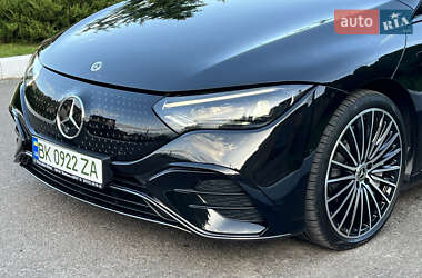 Седан Mercedes-Benz EQE 2023 в 
