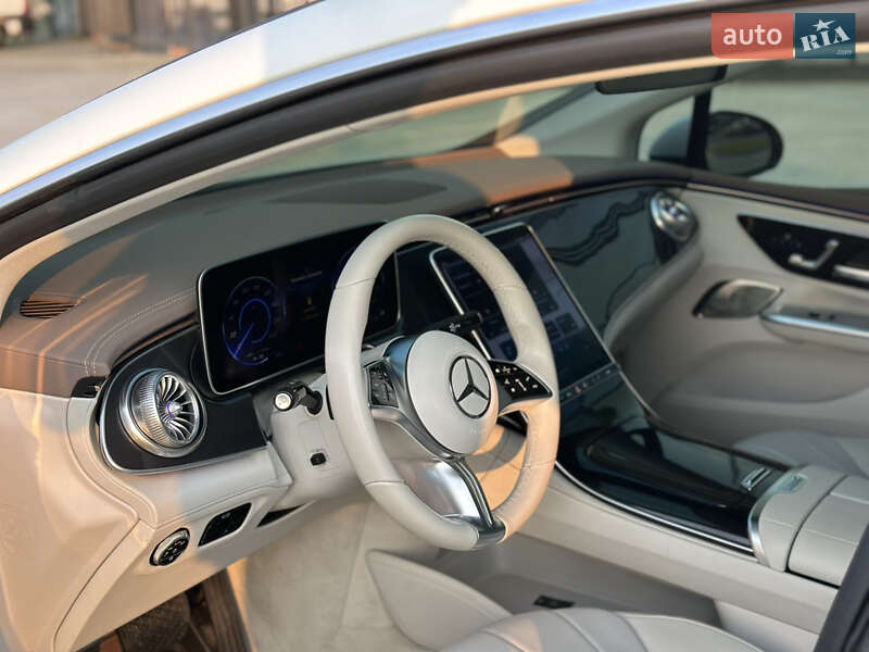 Седан Mercedes-Benz EQE 2022 в Ровно