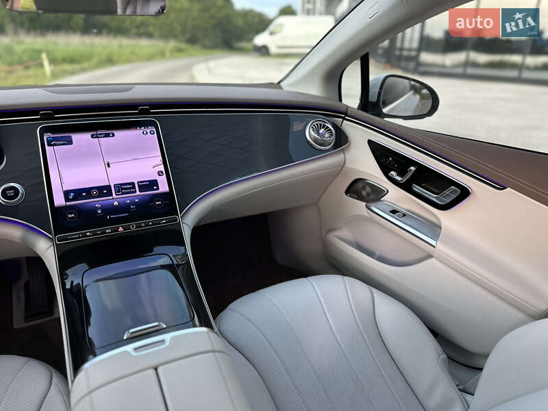 Седан Mercedes-Benz EQE 2022 в Ровно