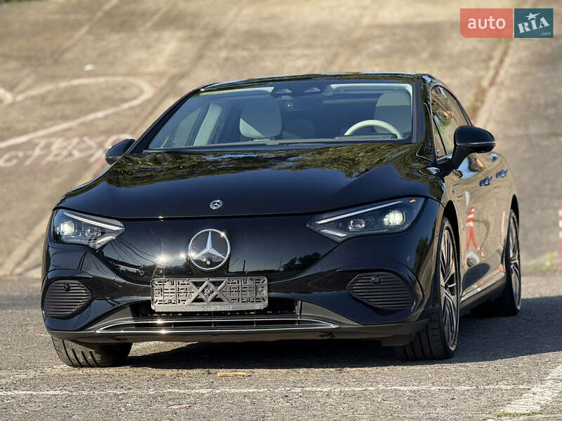 Седан Mercedes-Benz EQE 2022 в Києві
