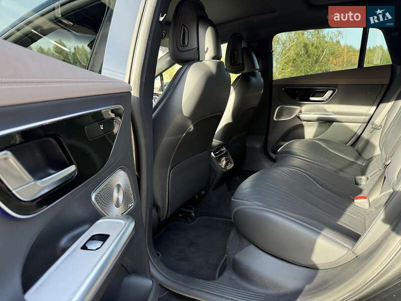 Седан Mercedes-Benz EQE 2022 в Ровно