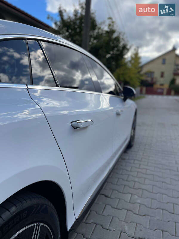 Седан Mercedes-Benz EQE 2023 в Львові