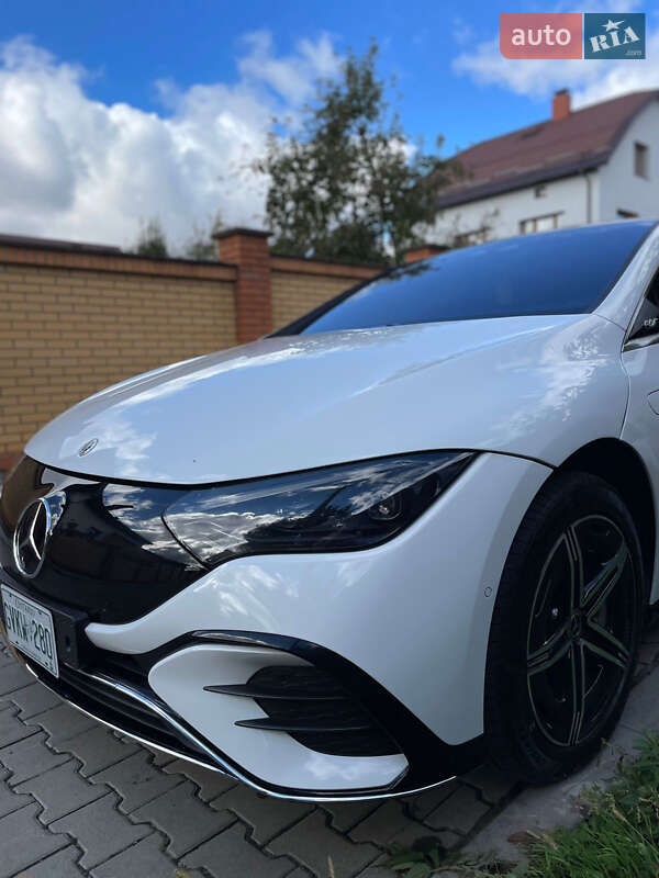 Седан Mercedes-Benz EQE 2023 в Львові