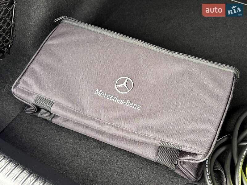 Седан Mercedes-Benz EQE 2023 в Киеве