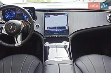 Седан Mercedes-Benz EQE 2022 в 