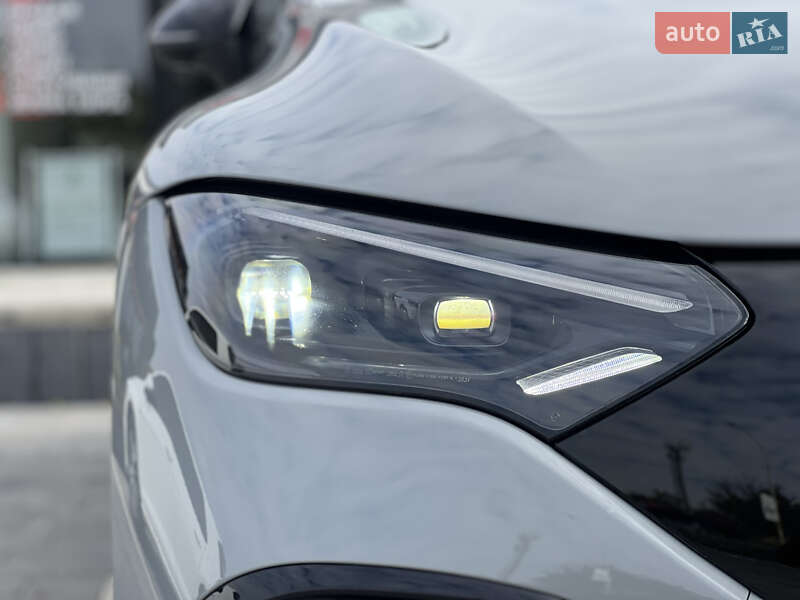 Седан Mercedes-Benz EQE 2022 в Ужгороде