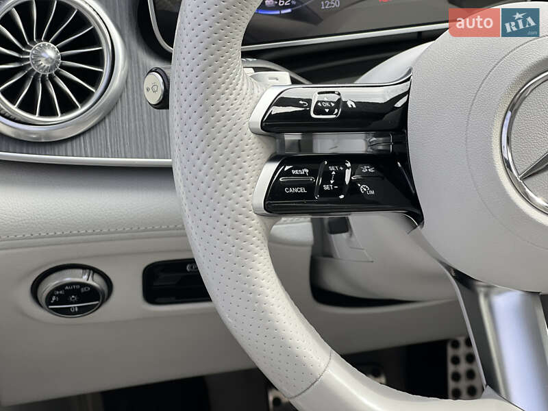 Седан Mercedes-Benz EQE 2022 в Ужгороде