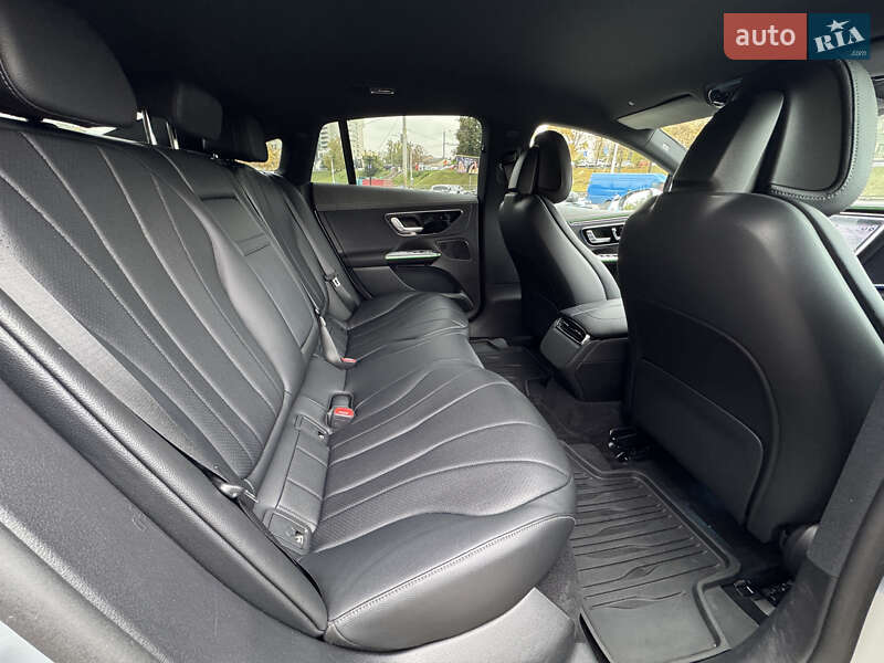 Седан Mercedes-Benz EQE 2022 в Киеве фото 33 Седан Mercedes-Benz EQE 2022 в Киеве