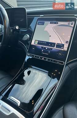 Седан Mercedes-Benz EQE 2022 в 