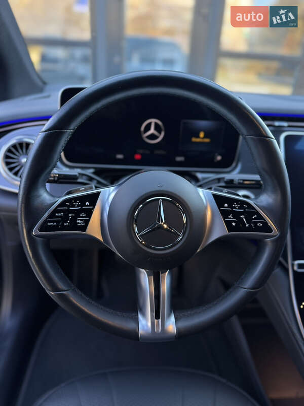 Седан Mercedes-Benz EQE 2022 в Львове