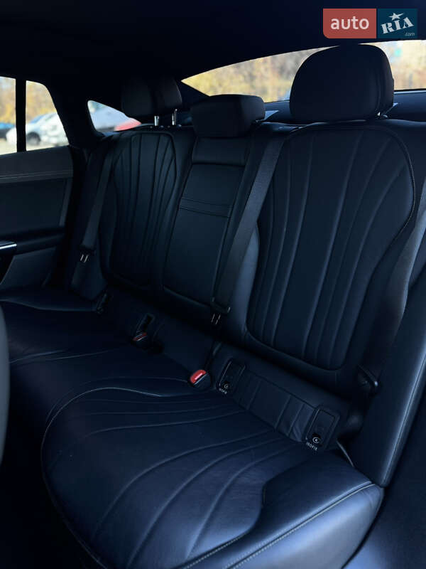 Седан Mercedes-Benz EQE 2022 в Львове