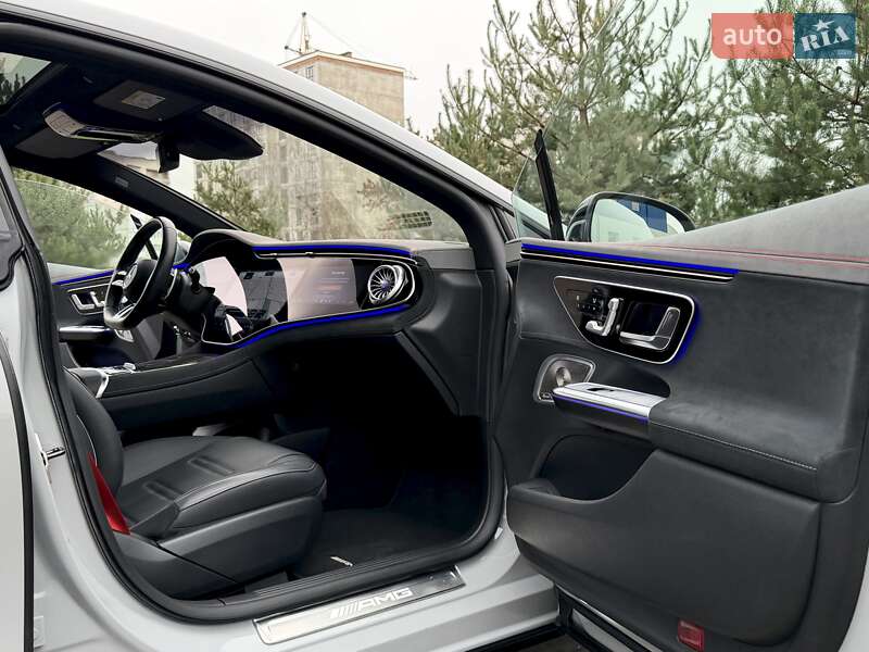 Седан Mercedes-Benz EQE 2022 в Киеве