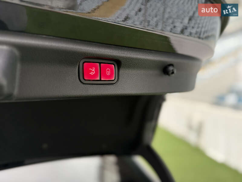 Седан Mercedes-Benz EQE 2022 в Одессе