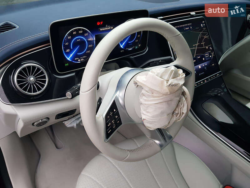 Седан Mercedes-Benz EQE 2023 в Львове